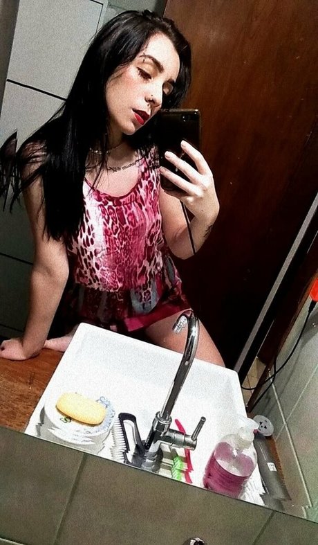 laryfree nudes star pics