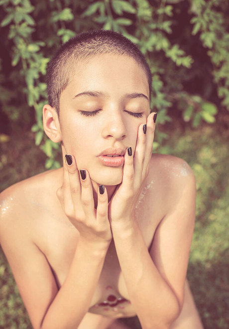 Toxic Mermaid model xxx pics