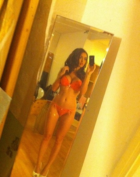 Victoria Moore erotic model galleries