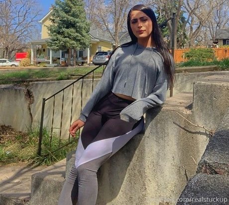 RealStuckUp erotic actress picture