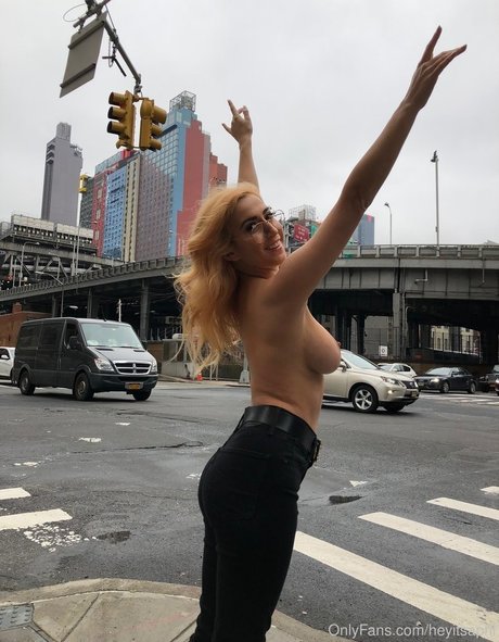 HeyItsApril star sex images