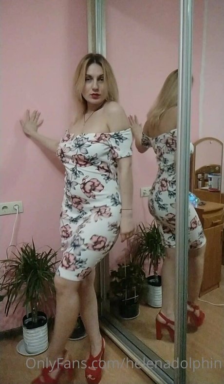 helenadolphin model adult image