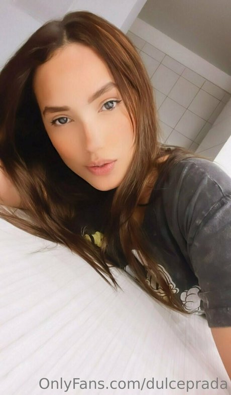 dulceprada top actress images