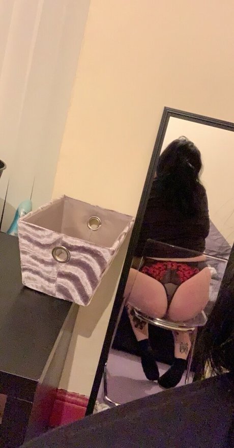 gothykiki Profile pic