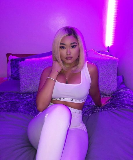 annouveauriche best star photo