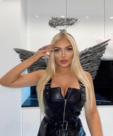 Gabriella Szklarz sex actress picture