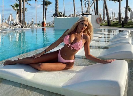 Gabriella Szklarz pornstar gallery