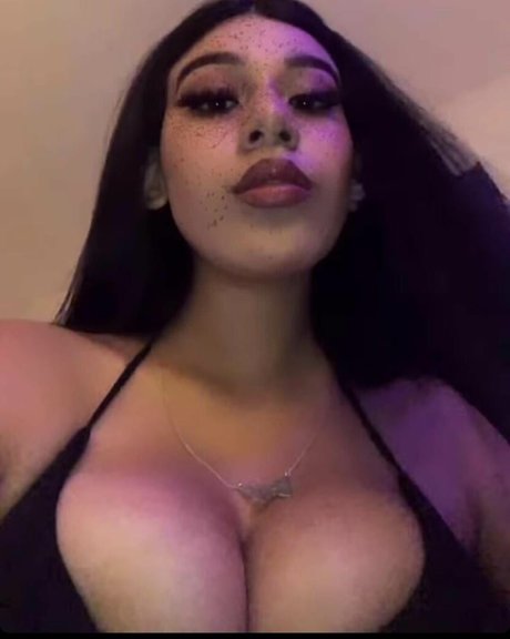 amywinos10 model hot image