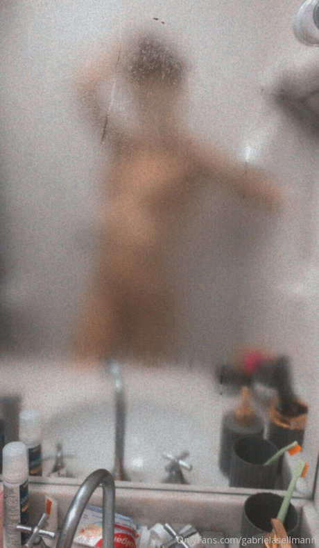 gabrielasellmann nudes actress pics