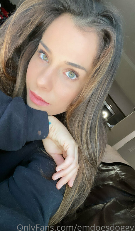 emdoesdoggy erotic pornstar galleries