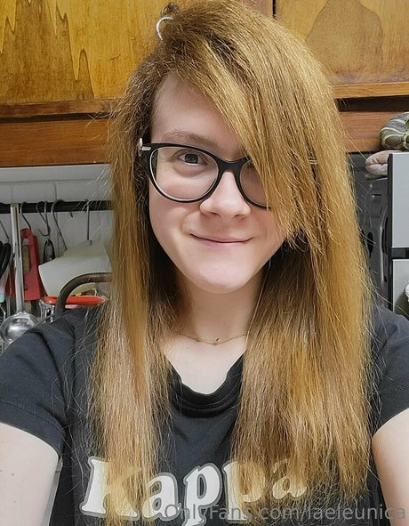 laeleunica model exclusive photo