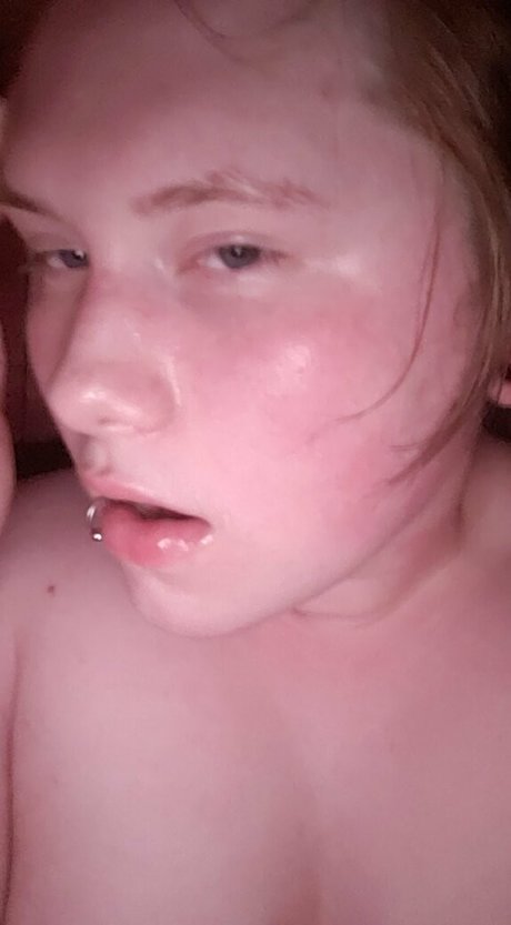 ftmincubus model erotic image