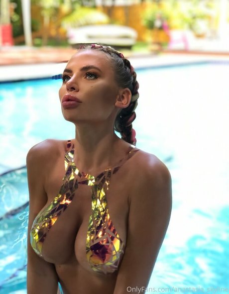 Anastasia Skyline model sexy photos