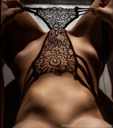 Anastasia Skyline model naked images