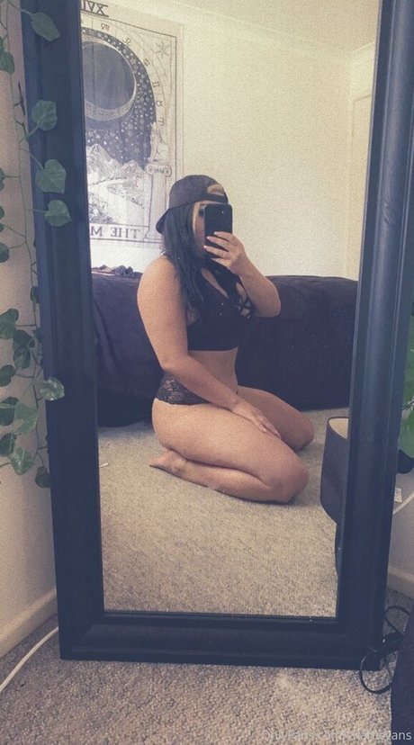 Charli Evans nudes model image