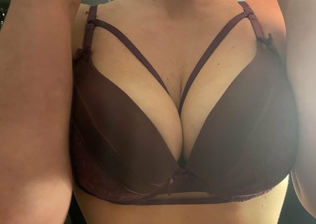 belle hella hd model picture