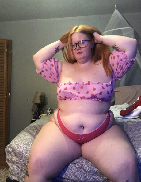 chubbyhannah nude actress pictures