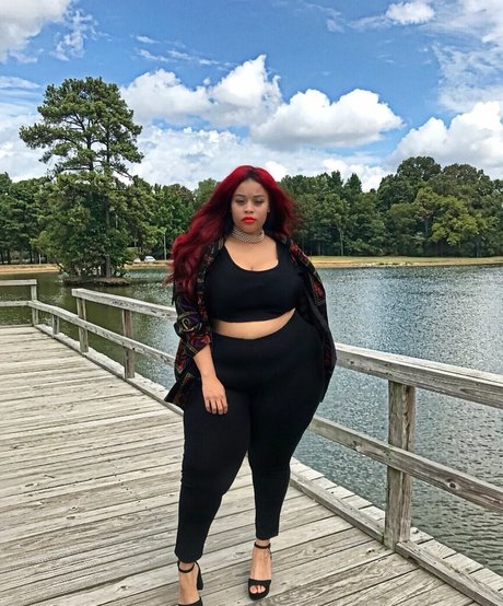 Jasmine Gunn hot model images