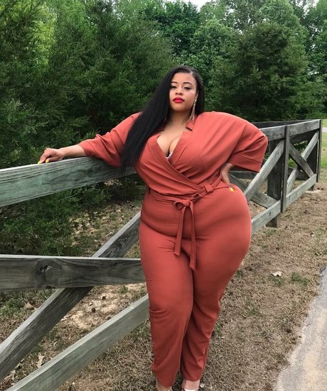 Jasmine Gunn perfect model photos