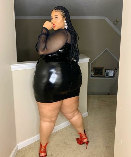 Jasmine Gunn sexy model pic