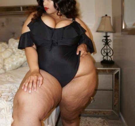 Jasmine Gunn beautiful star pictures