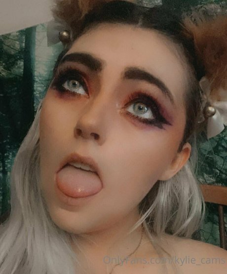 kylie cams porn model img