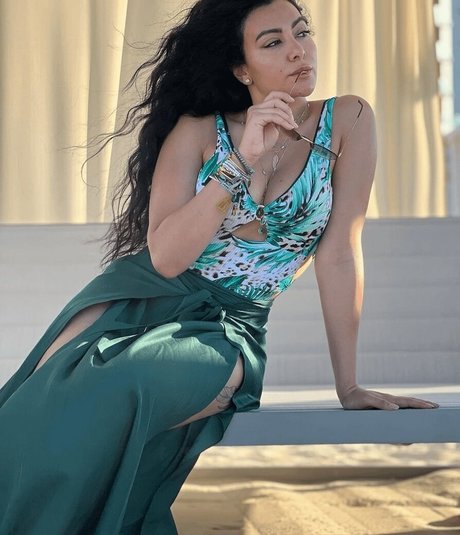 Mirhan Hussein beautiful star photos