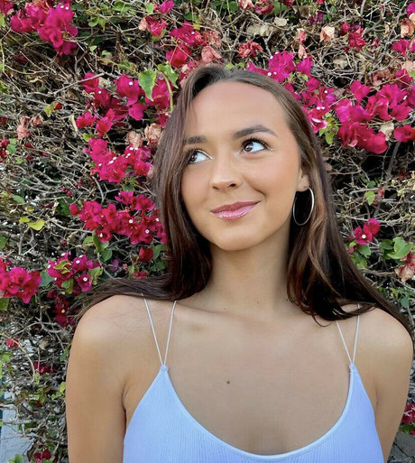 Calista Reyes adult model image