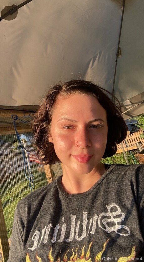 innub model adult picture