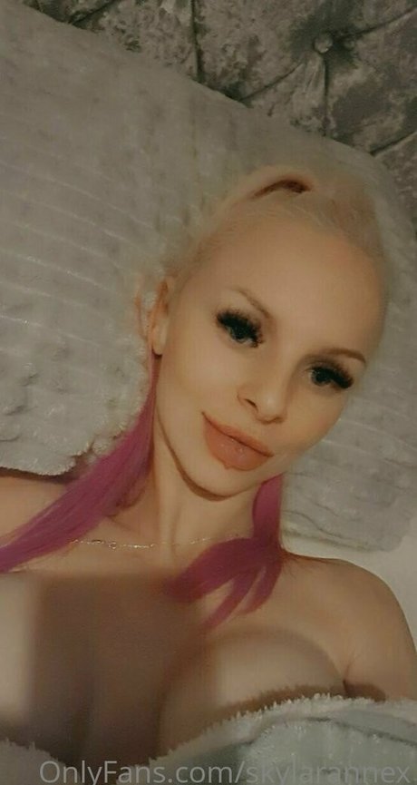 skylarannex naked star galleries