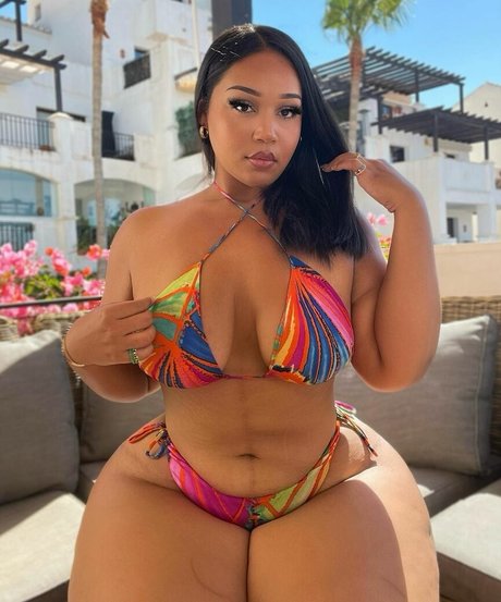 Marie Assie pretty model photo