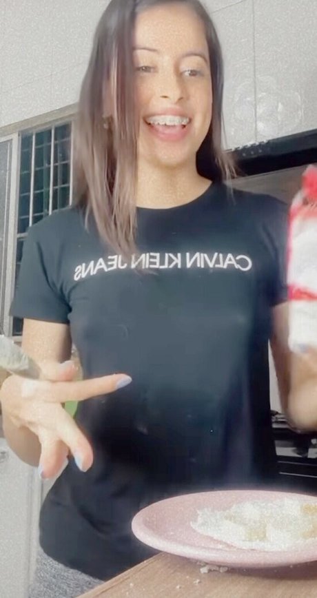 Daniele Lopes exclusive actress pics