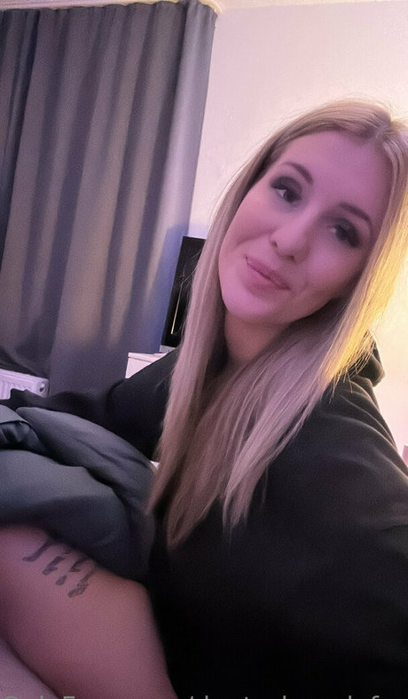 Deutscheonlyfans naked star photo