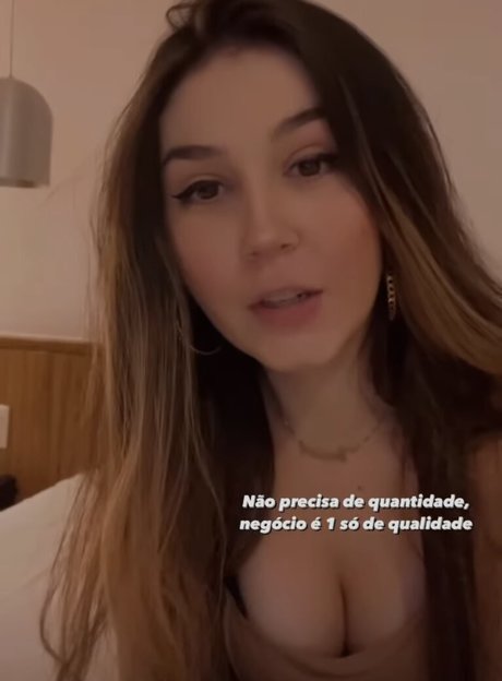 Carolzinha xxx actress photo