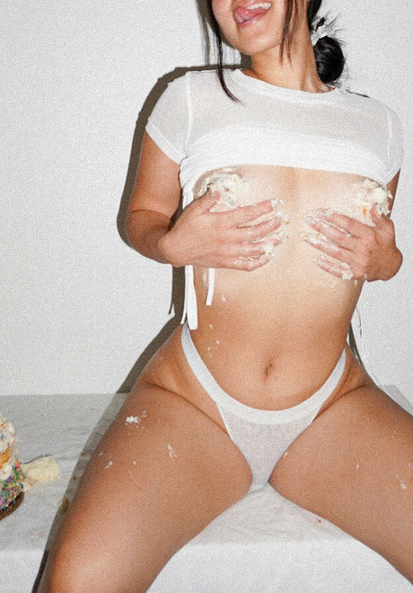 Piffanyandco model exclusive img