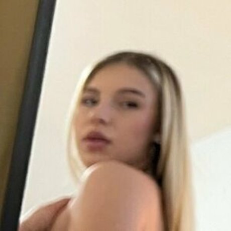 Abella Murr model best img