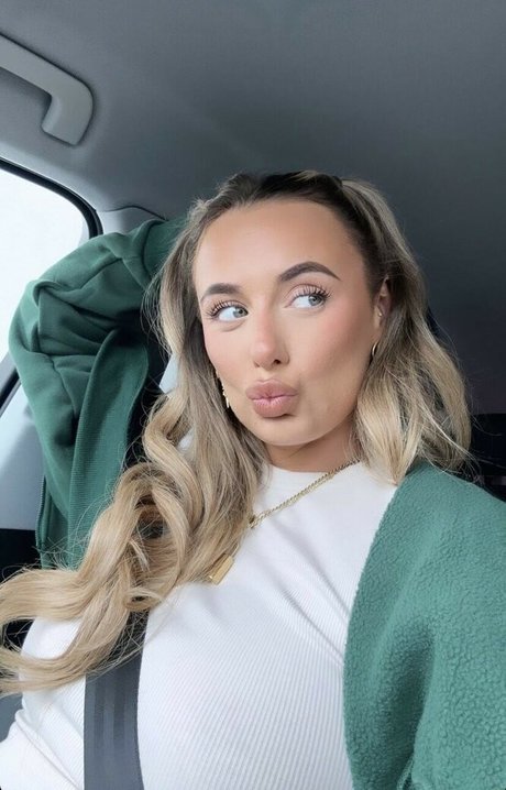 Millie Court actress photos