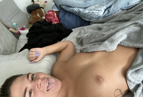 Rharrirhound nude model galleries