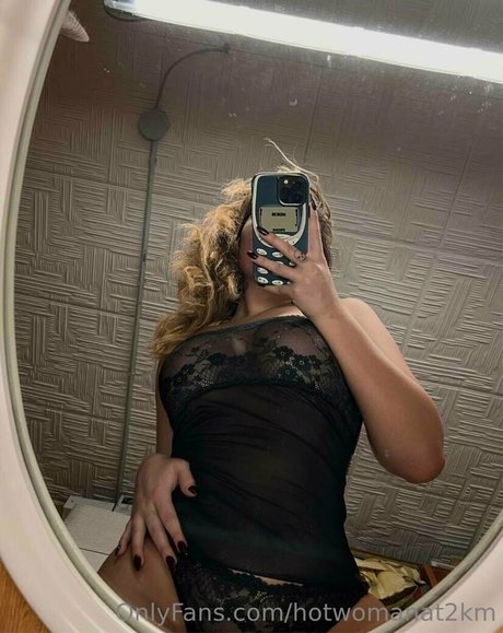 hotwomanat2km hot star img