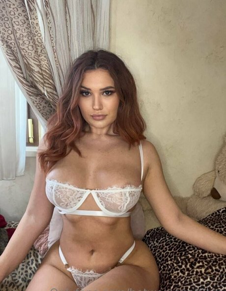 hotwomanat2km adult model images