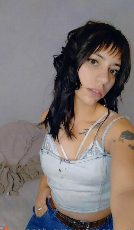 danah curvy free model photos