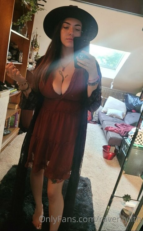 ravenlylith xxx star photo