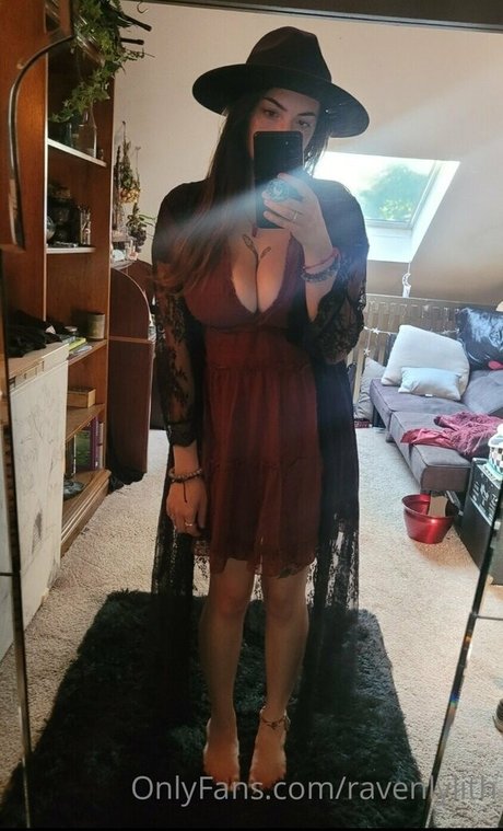 ravenlylith model hot pic