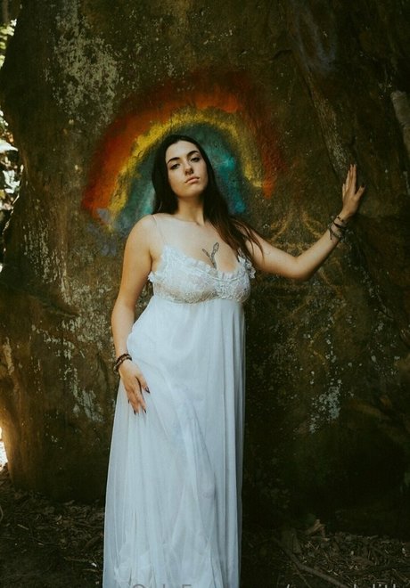 ravenlylith art model pic