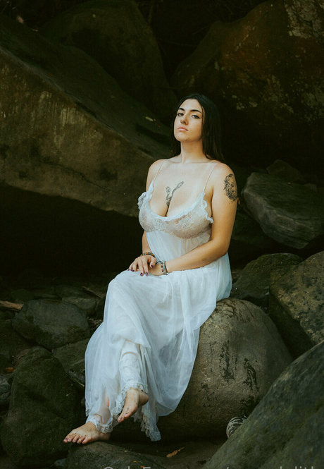 ravenlylith naked star photos