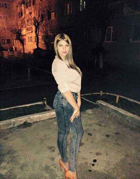 Roberta Ptru model xxx picture