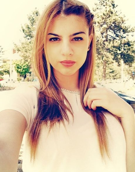 Roberta Ptru star high quality pictures