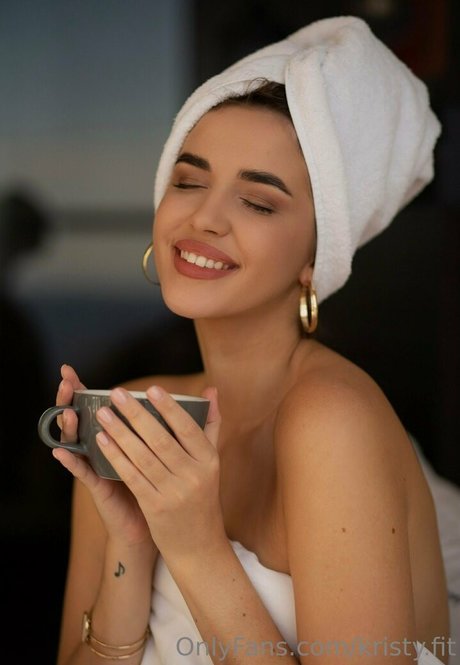 kristy fit model pretty image