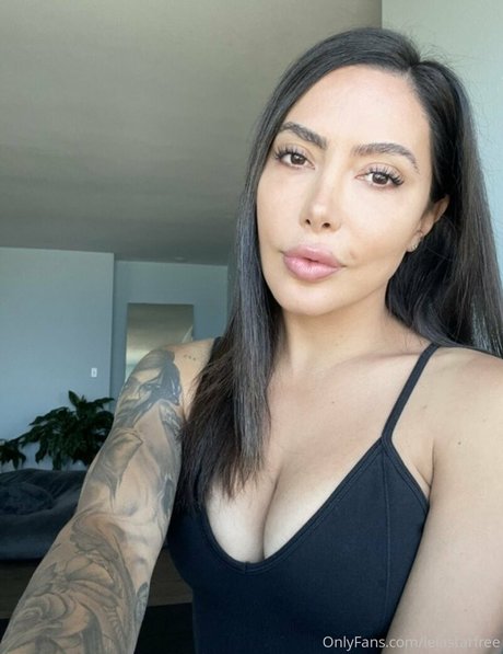 lelastarfree nude model gallery