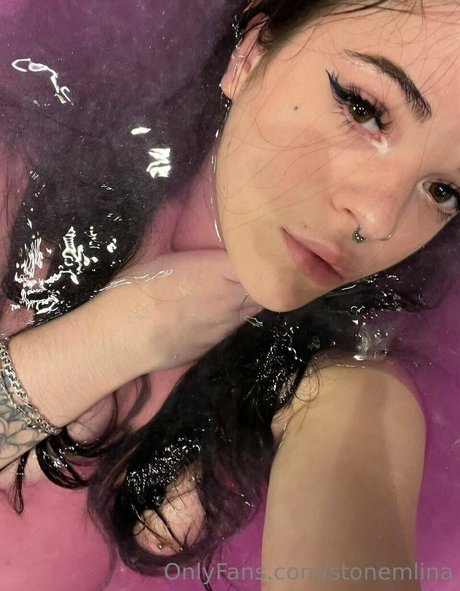 stonemlina erotic model picture